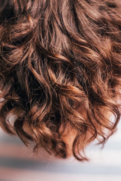 Choosing the Perfect Wig: Synthetic vs. Human Hair