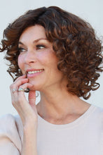 Load image into Gallery viewer, Jon Renau Wigs - Alanna (#5905)
