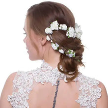 Load image into Gallery viewer, aesthetic rattan flower vine crown tiara hair accessory
