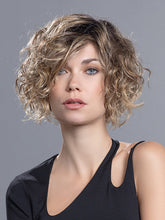 Load image into Gallery viewer, Turn | Changes Collection | Synthetic Wig Ellen Wille
