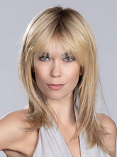 Load image into Gallery viewer, VOICE (CUT AND STYLED) by ELLEN WILLE in SAHARA BEIGE ROOTED 26.20.25 | Light Golden Blonde, Light Strawberry Blonde, and Lightest Golden Blonde Blend with Shaded Roots
